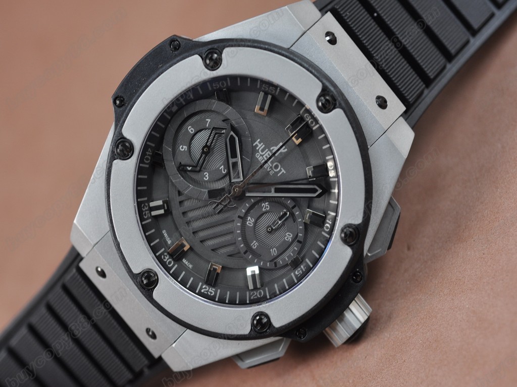 御博 【男性用】Big Bang King Power SS/RU Black Asia 7750 自動機芯搭載.振頻每小時 28,800 次1