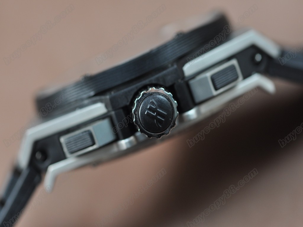 御博 【男性用】 Big Bang King Power SS/RU Red Asia7750 自動機芯搭載.振頻每小時 28,800 次5