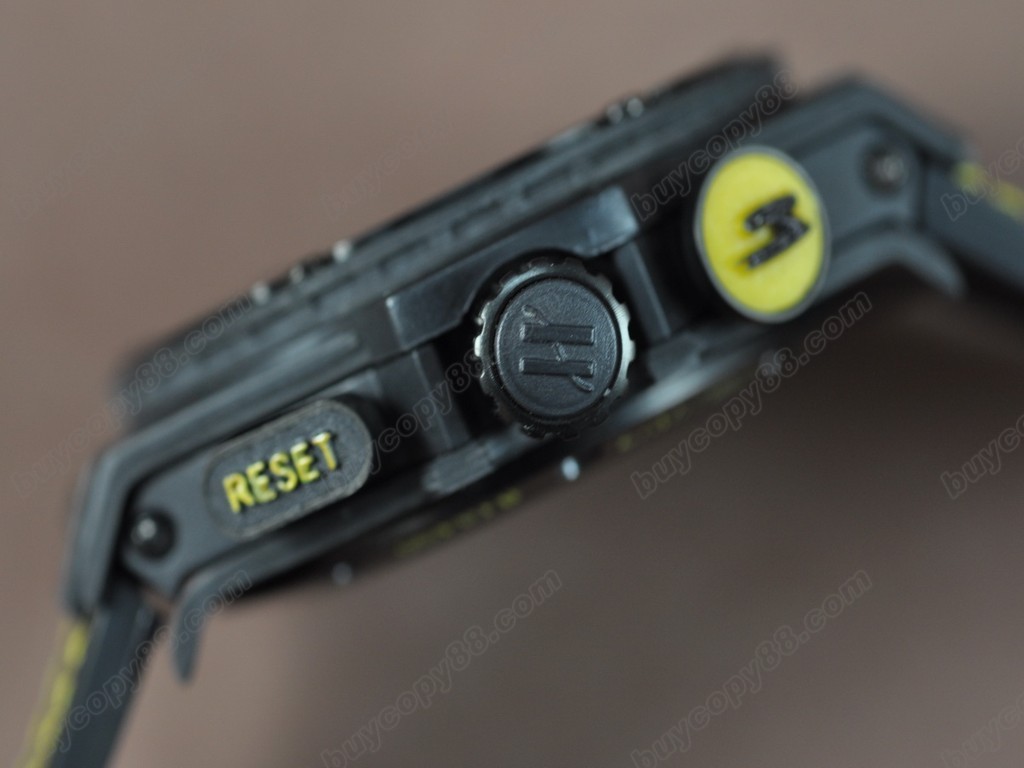 御博 【男性用】 Big Bang King Power F1 Limited Carbon case Black A-7750 自動機芯搭載.振頻每小時 28,800 次5