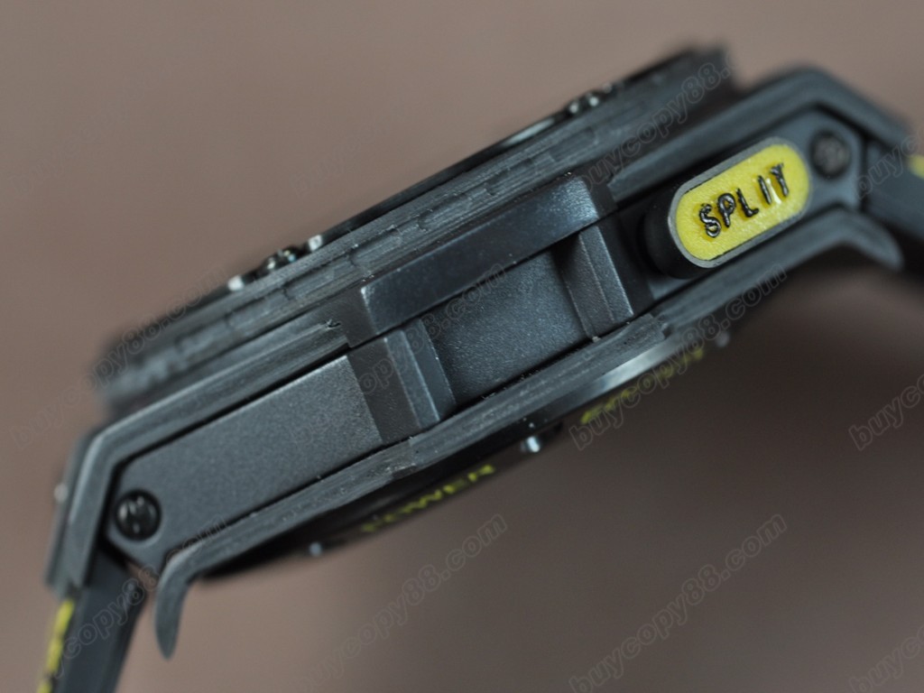 御博 【男性用】 Big Bang King Power F1 Limited Carbon case Black A-7750 自動機芯搭載.振頻每小時 28,800 次6