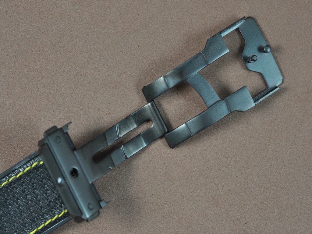 御博 【男性用】 Big Bang King Power F1 Limited Carbon case Black A-7750 自動機芯搭載.振頻每小時 28,800 次9