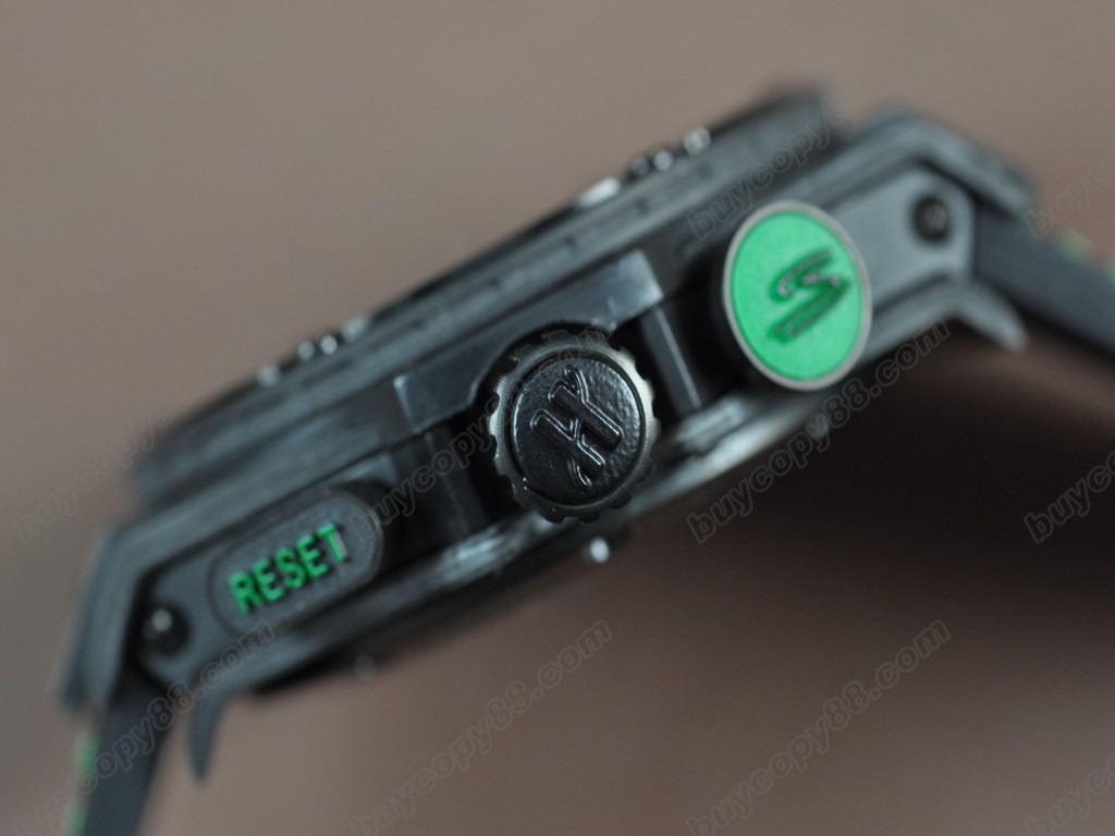 御博 【男性用】 Big Bang King Power F1 Limited Carbon case Black A-750 自動機芯搭載.振頻每小時 28,800 次4