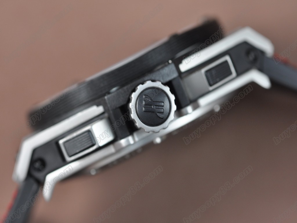 御博 【男性用】 Big Bang King Power F1 SS/LE Black dial A-7750 自動機芯搭載.振頻每小時 28,800 次4