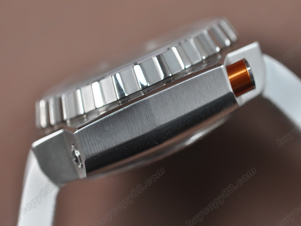 歐米茄 【男性用】SeaMaster 1200m SS/RU White Swiss Eta 2836-2 自動機芯搭載3