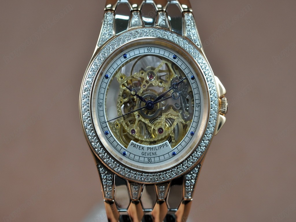 百達翡麗【男性用】Calastrava Dia/TT/White Swiss Eta 2824-2 自動機芯搭載. 振頻每小時 28,800 次1