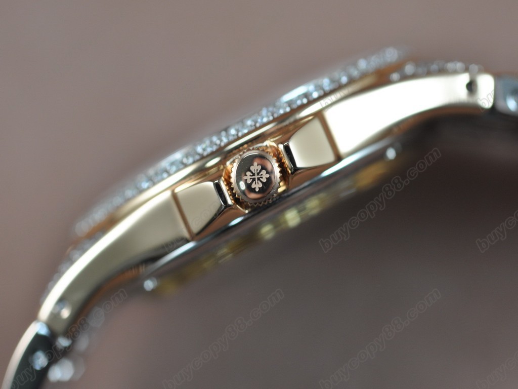 百達翡麗【男性用】Calastrava Dia/TT/White Swiss Eta 2824-2 自動機芯搭載. 振頻每小時 28,800 次4