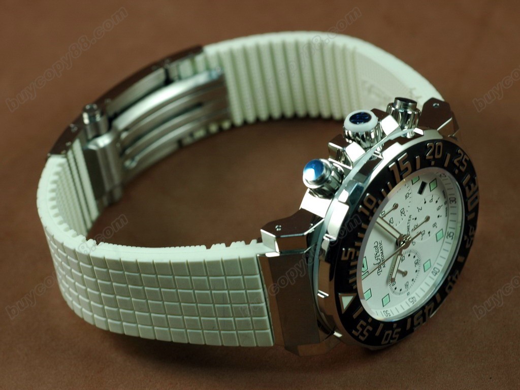 柏高【男性用】 Le Plonguer C Type Chrono SS/RU Wht A-7750 自動機芯搭載．振頻每小時 28,800 次2