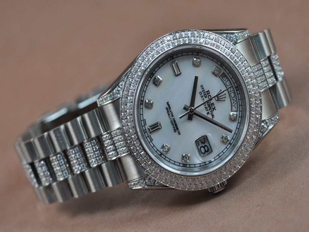 勞力士【男性用】DateDay 41mm SS/SS Diam Bez White Dial A-2836-2自動機芯搭載2