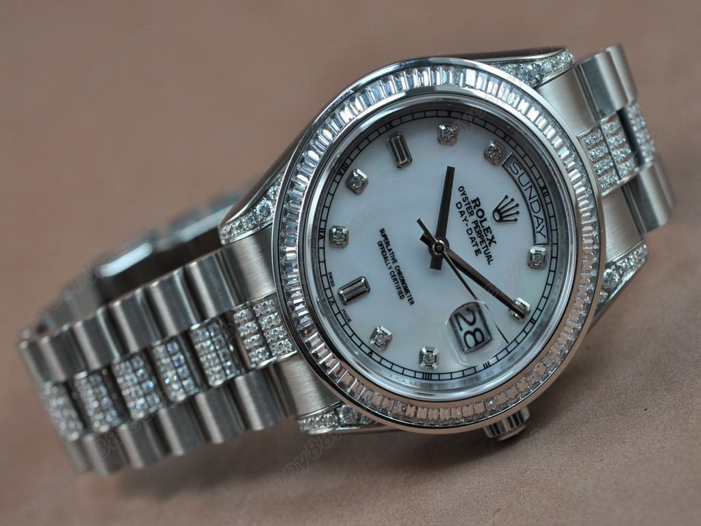 勞力士【男性用】 DateDay 41mm SS/SS Diamonds White Dial A-2836-2自動機芯搭載3