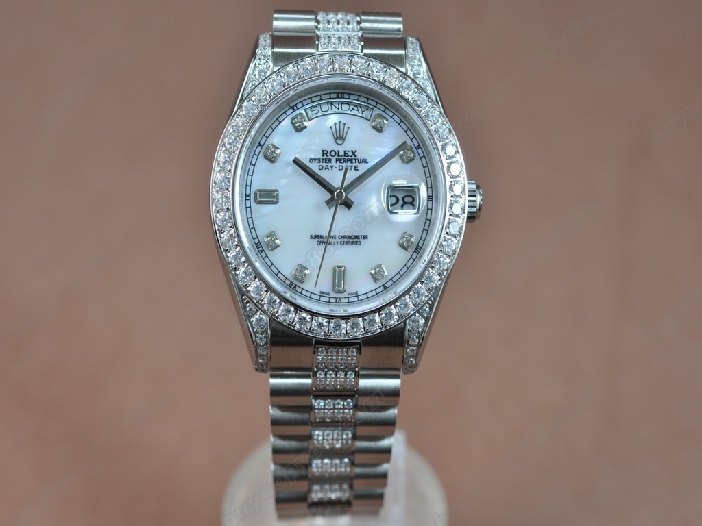 勞力士【男性用】DateDay 41mm SS/SS/Dial Bel White Dial A-2836-2 自動機芯搭載0