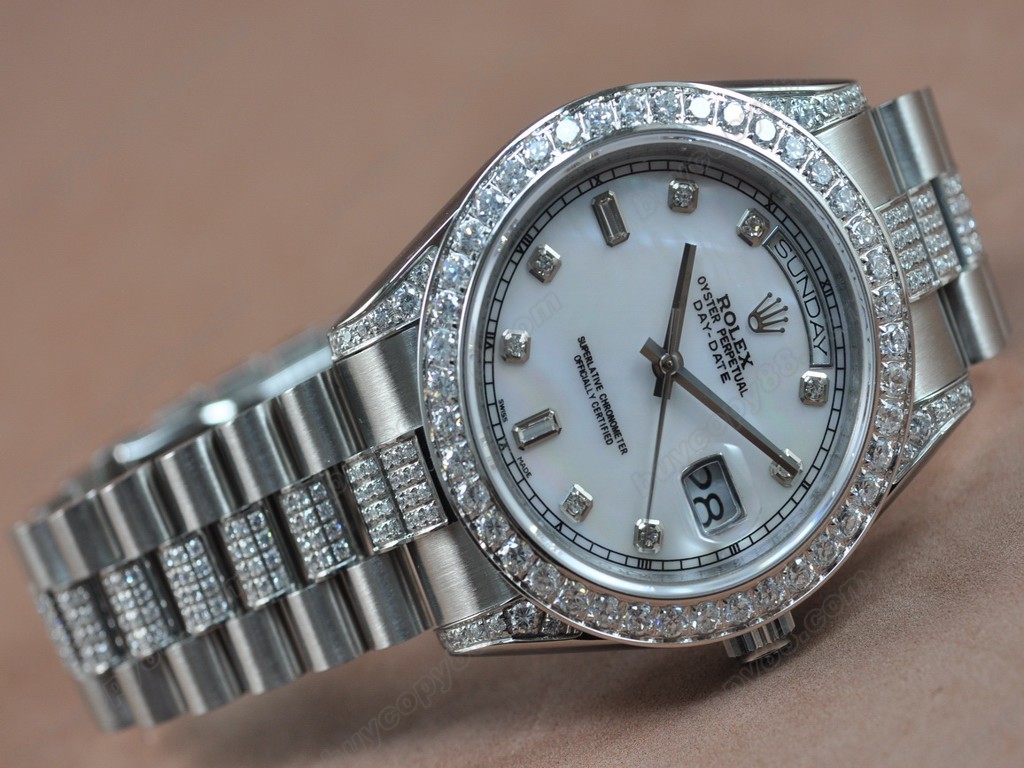 勞力士【男性用】DateDay 41mm SS/SS/Dial Bel White Dial A-2836-2 自動機芯搭載2