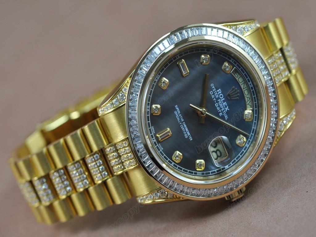 勞力士【男性用】DateDay 41mm Full YG Diamond White Dial A-2836-2 自動機芯搭載2