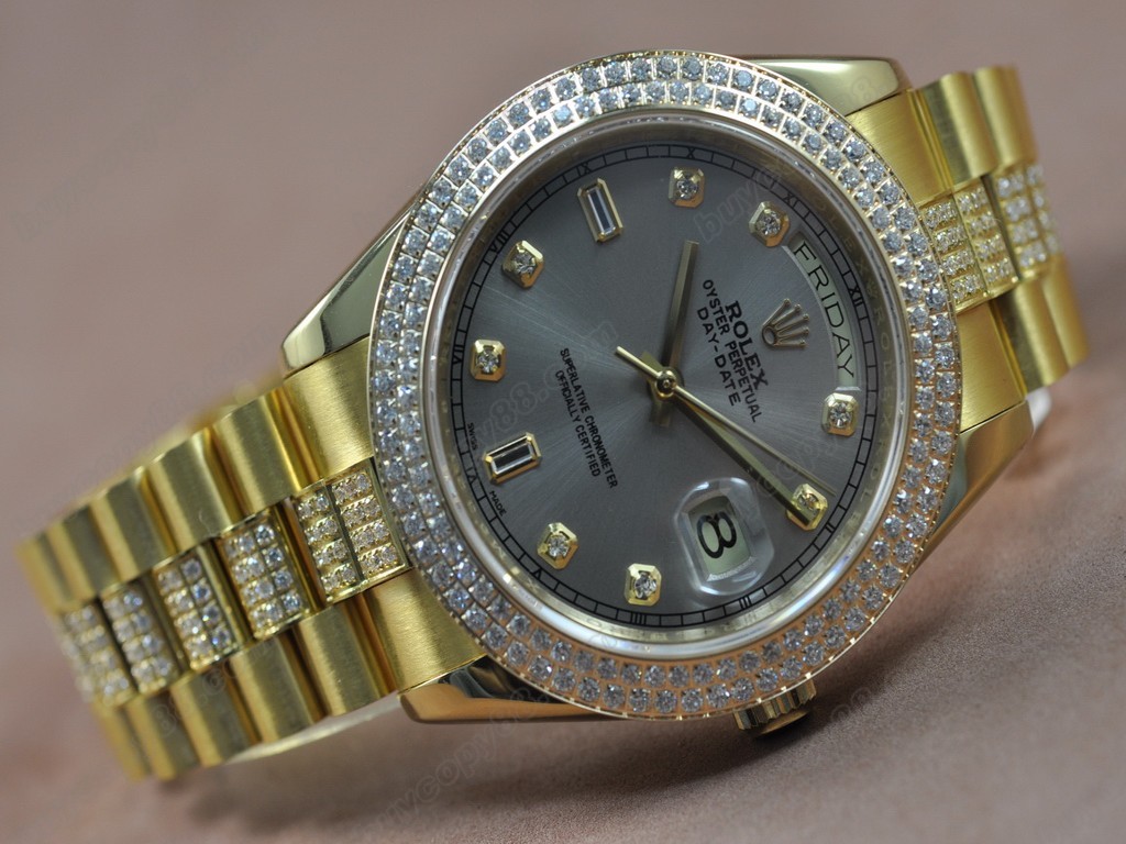 勞力士【男性用】DateDay 41mm Full YG Diamond White Dial A-2836-2 自動機芯搭載2
