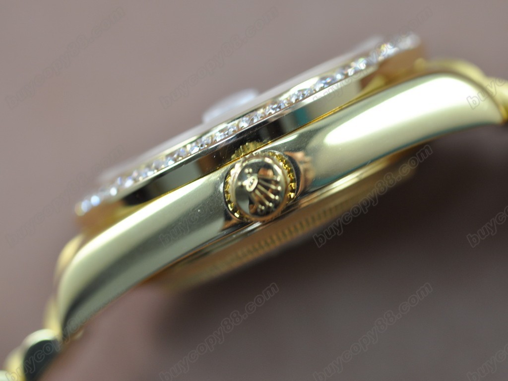 勞力士【男性用】DateDay 41mm Full YG Diamond White Dial A-2836-2自動機芯搭載3