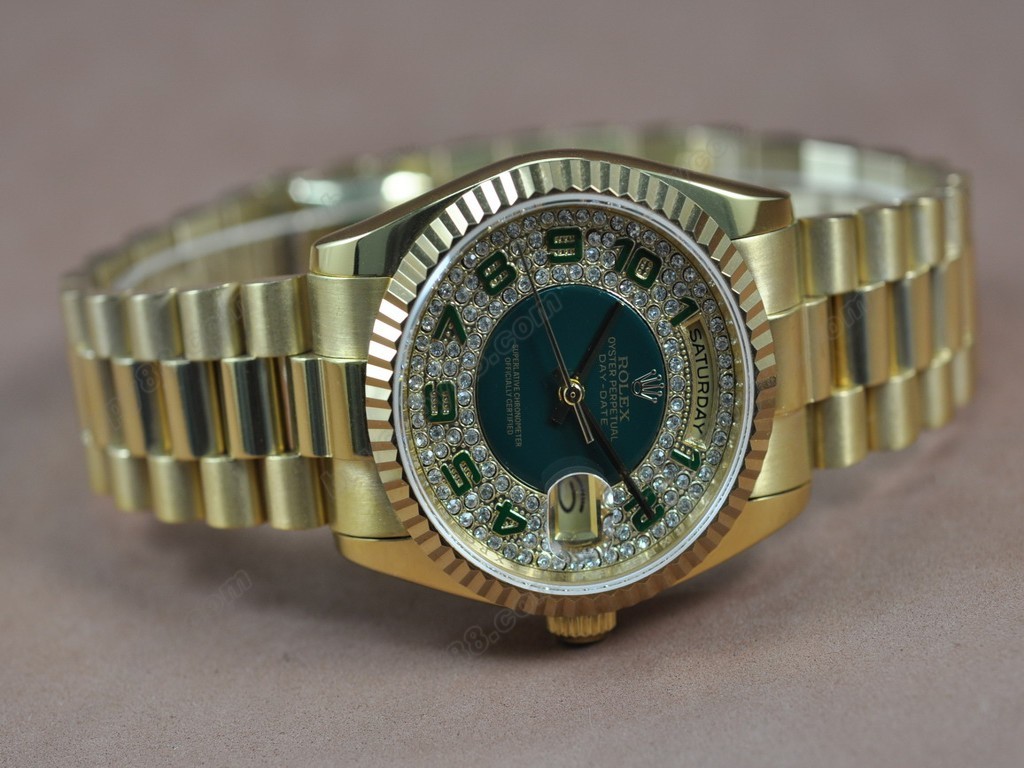 勞力士【男性用】DateDay 36mm Full YG Diamonds Dial A-2836-2 自動機芯搭載2