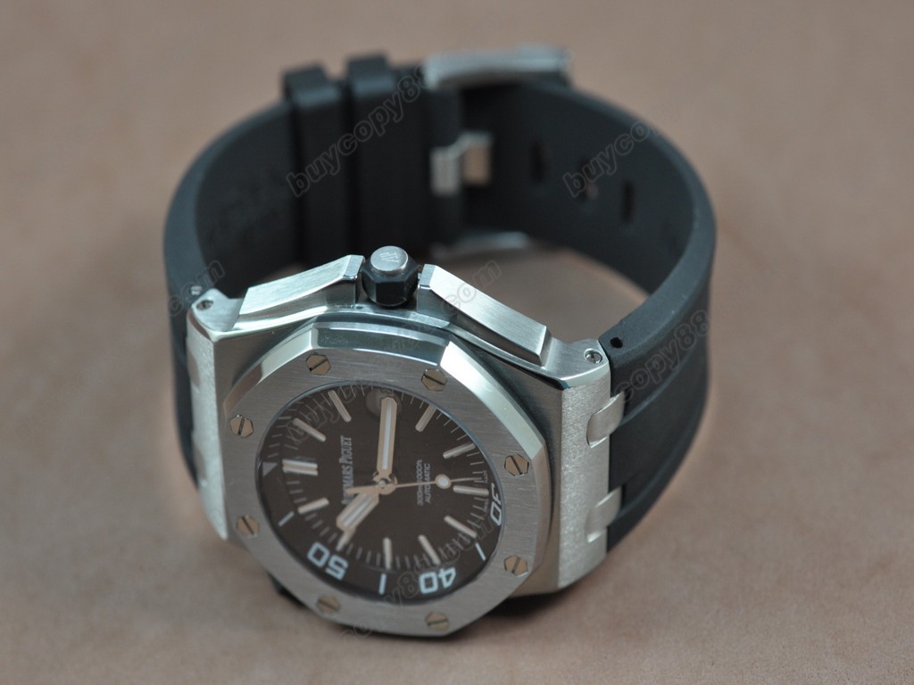 愛彼錶【男性用】Royal Oak Offshore SS/RU Black dial Asia Eta 2836-2 自動機芯搭載1