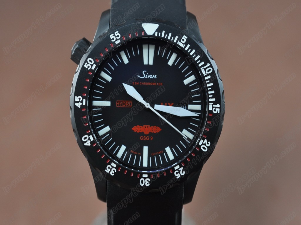 Sinn德製軍錶【男性用】 UX PVD/RU Black Swiss Eta 2824-2 自動機芯搭載． 振頻每小時 28,800 次1