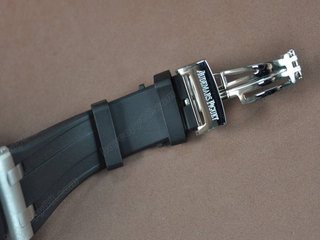 愛彼錶【男性用】Oak SS/RU White dial Japan VD76A 石英機芯搭載4