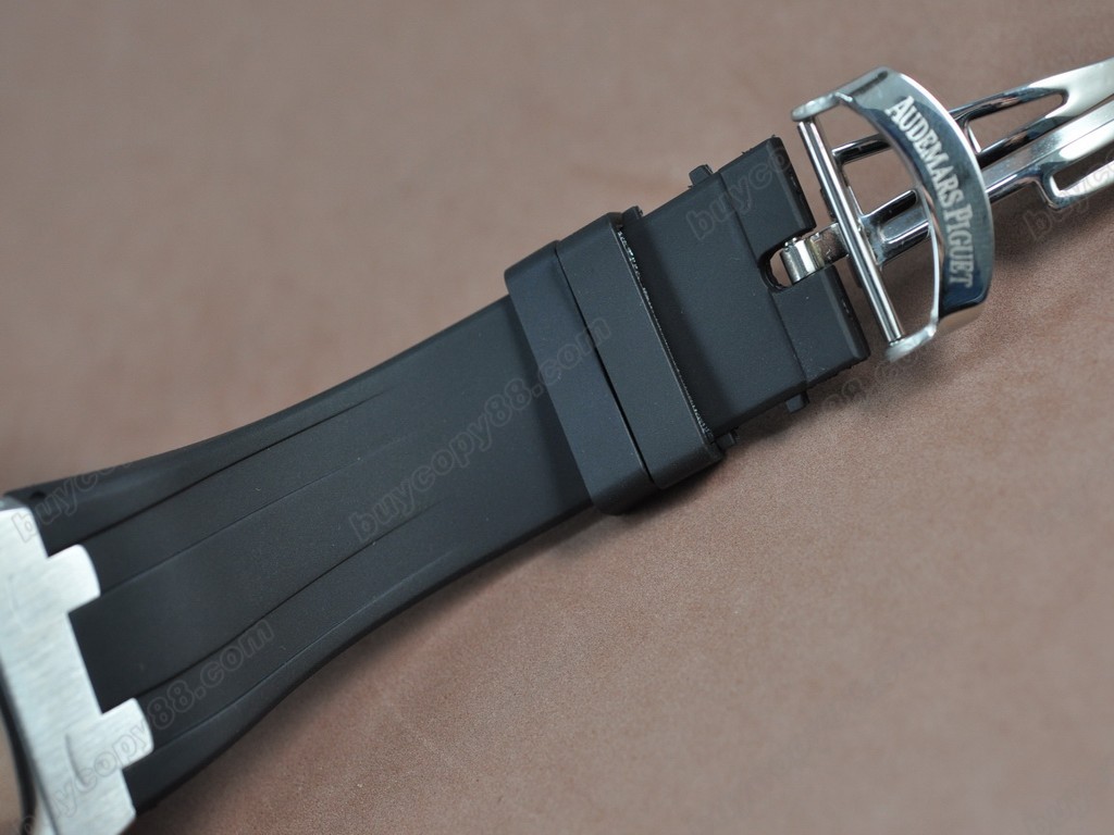 愛彼錶【男性用】Royal Oak ChronographJapanese OS20 石英機芯搭載 4