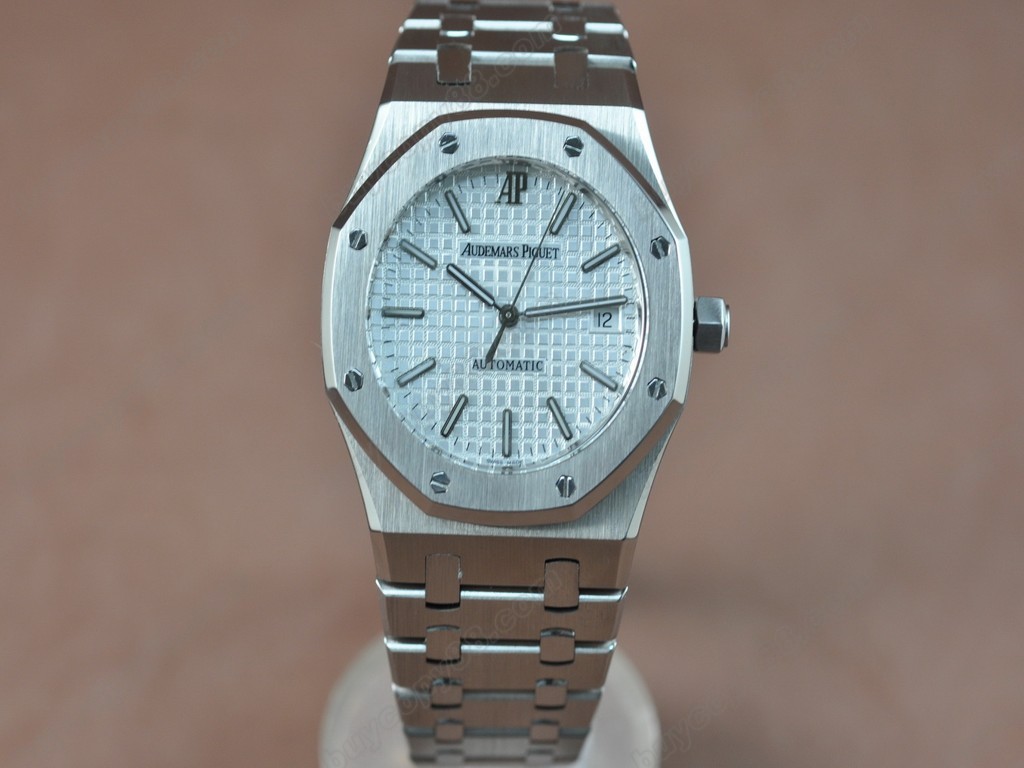 愛彼錶【男性用】Royal Oak Jumbo 39mm SS/SS White Swiss Eta 2824-2 自動機芯搭載8