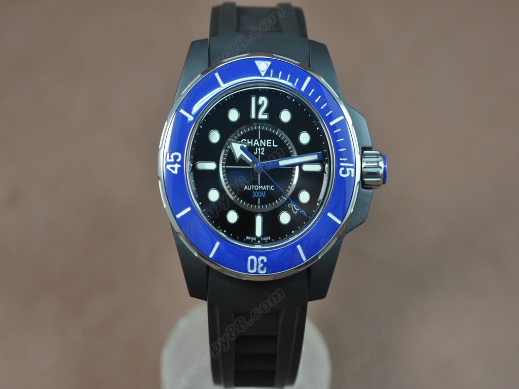 香奈兒【男性用】 J12 Black Pvd Rubber Swiss Eta 2824-2 自動機芯搭載0