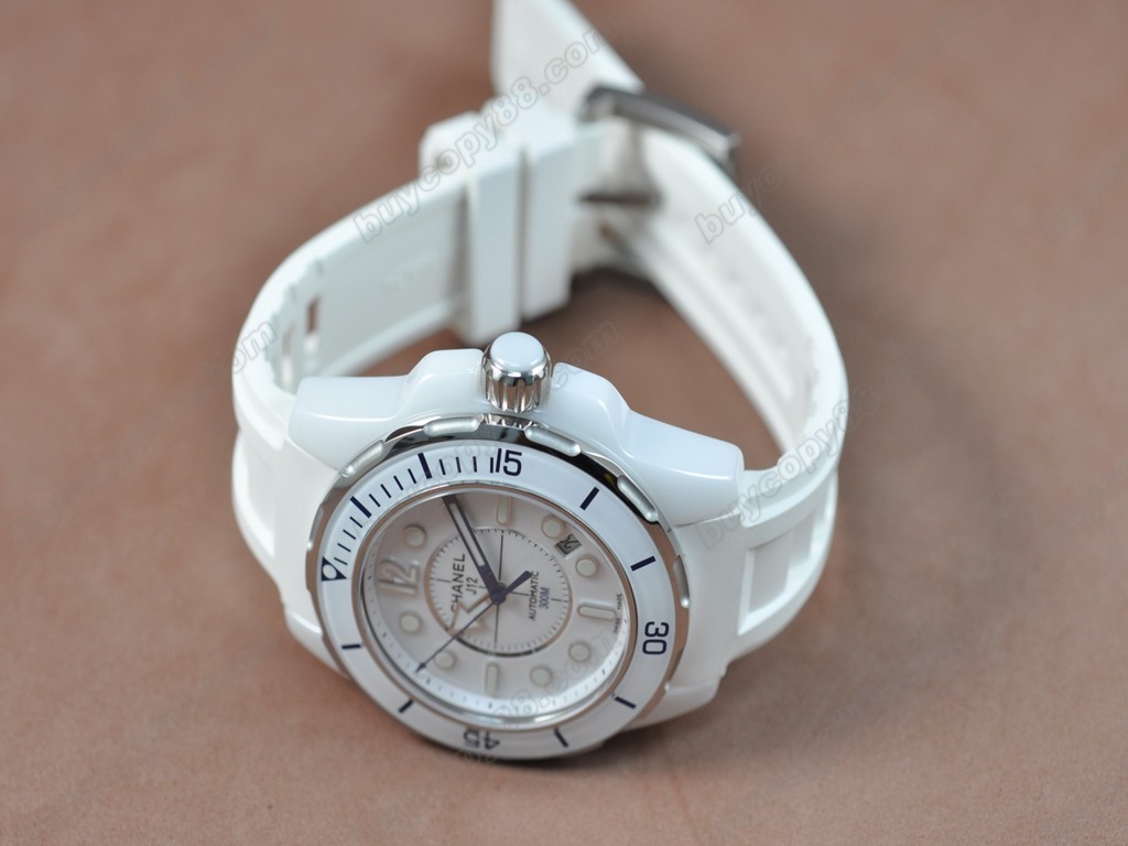 香奈兒【男性用】 J12 (Best version)White Ceramic RU/White Swiss Eta 2824-2 自動機芯搭載6