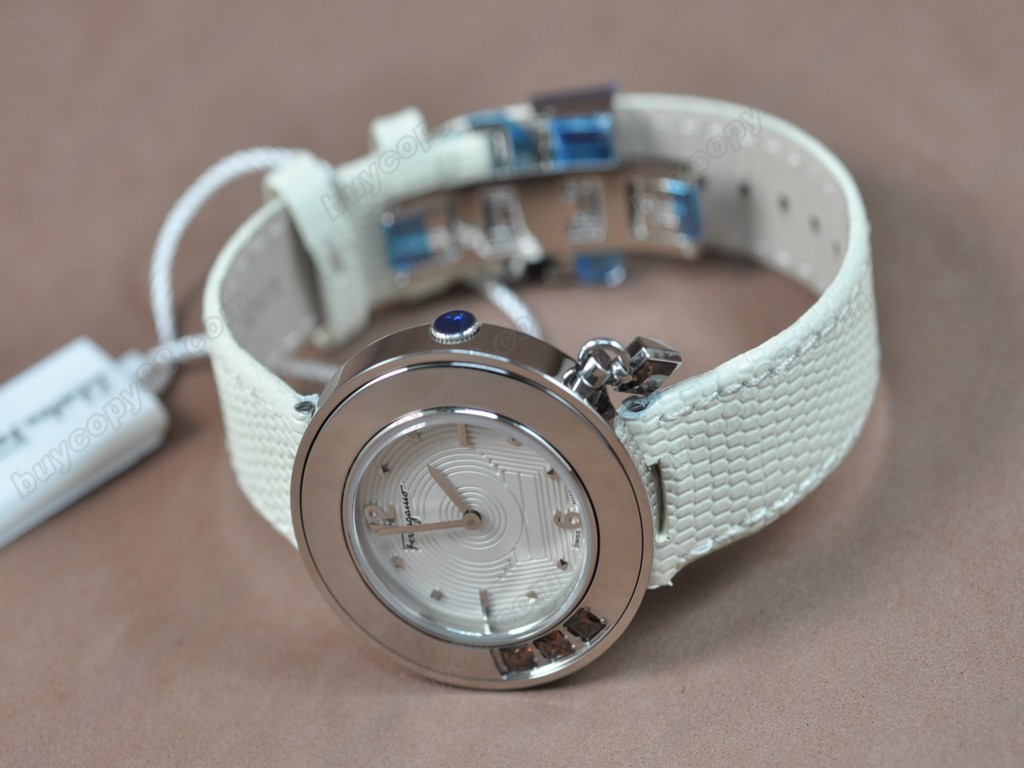 菲拉格慕【女性用】 Ladies SS/LE White MOP Dial Swiss 石英機芯搭載5