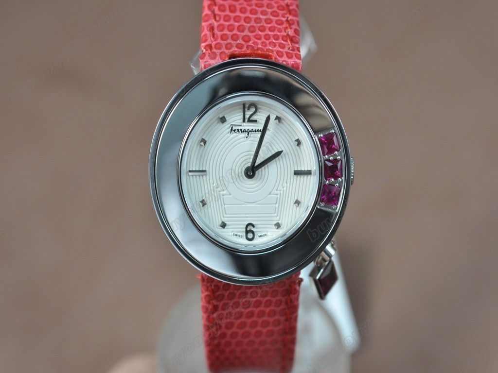 菲拉格慕【女性用】Ladies SS/LE White MOP Dial Swiss 石英機芯搭載4