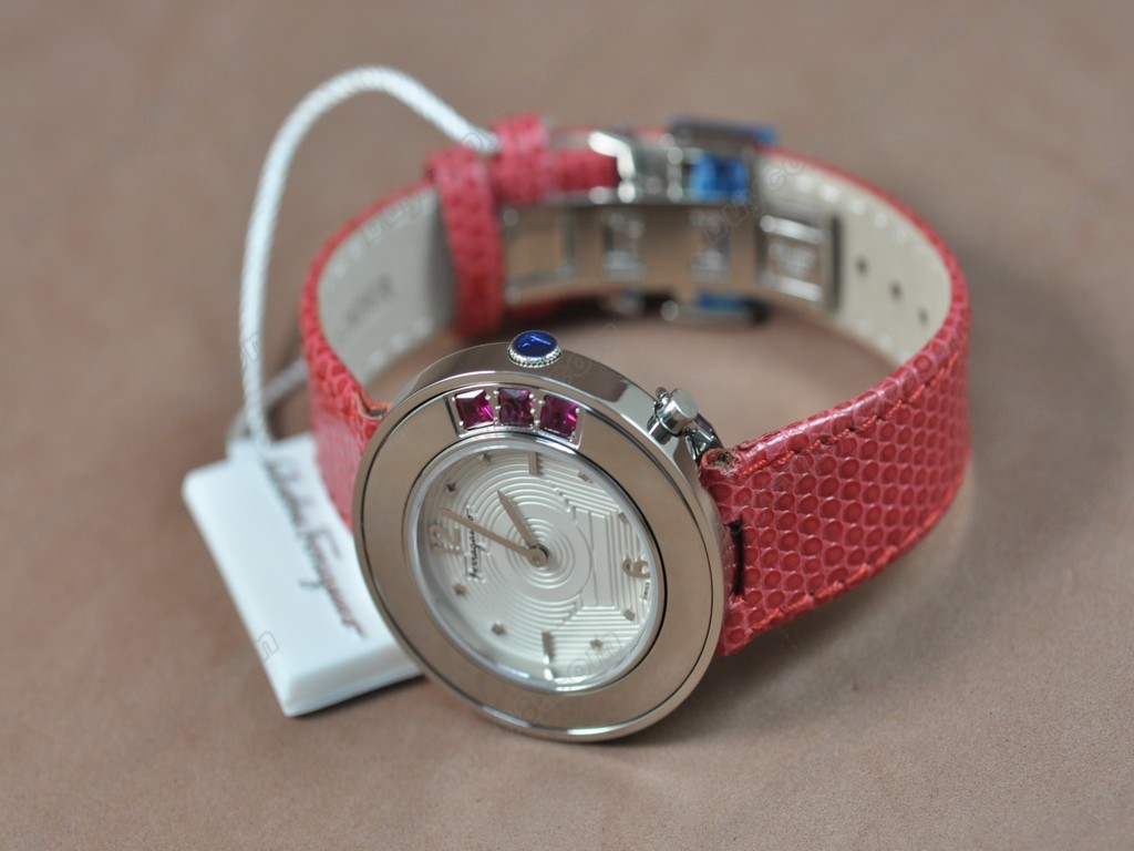 菲拉格慕【女性用】Ladies SS/LE White MOP Dial Swiss 石英機芯搭載5