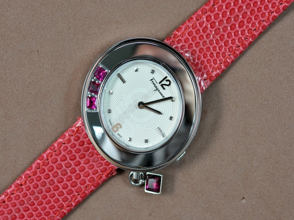 菲拉格慕【女性用】Ladies SS/LE White MOP Dial Swiss 石英機芯搭載6