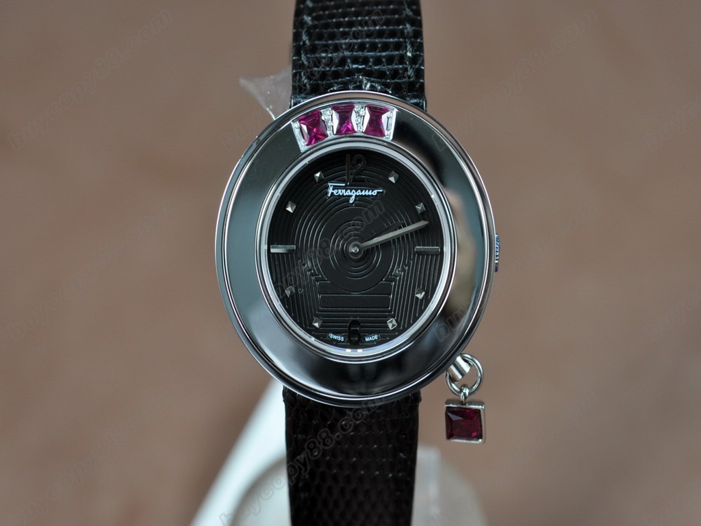 菲拉格慕【女性用】 Ladies SS/LE Black Dial Swiss 石英機芯搭載2
