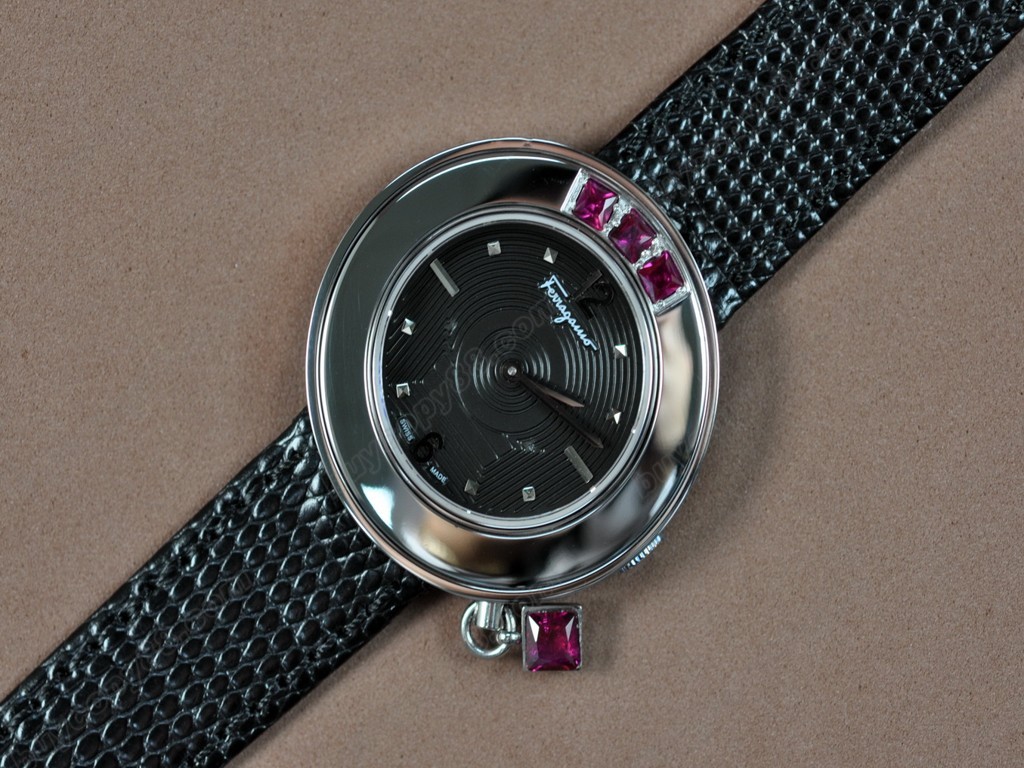 菲拉格慕【女性用】 Ladies SS/LE Black Dial Swiss 石英機芯搭載3