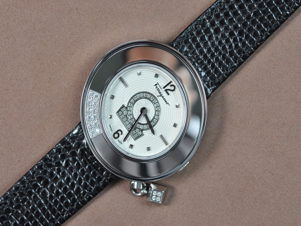 菲拉格慕【女性用】Ladies SS/LE White MOP Dial Swiss 石英機芯搭載5