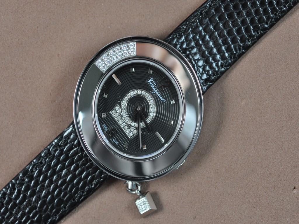 菲拉格慕【女性用】 Ladies SS/LE Black Dial Swiss 石英機芯搭載7