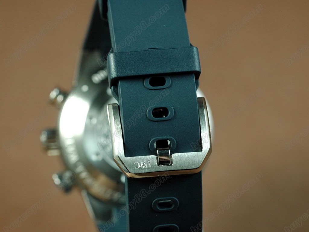 IWC【男性用】 Asia 7750 Valjoux 自動機芯搭載.振頻每小時 28,800 次10