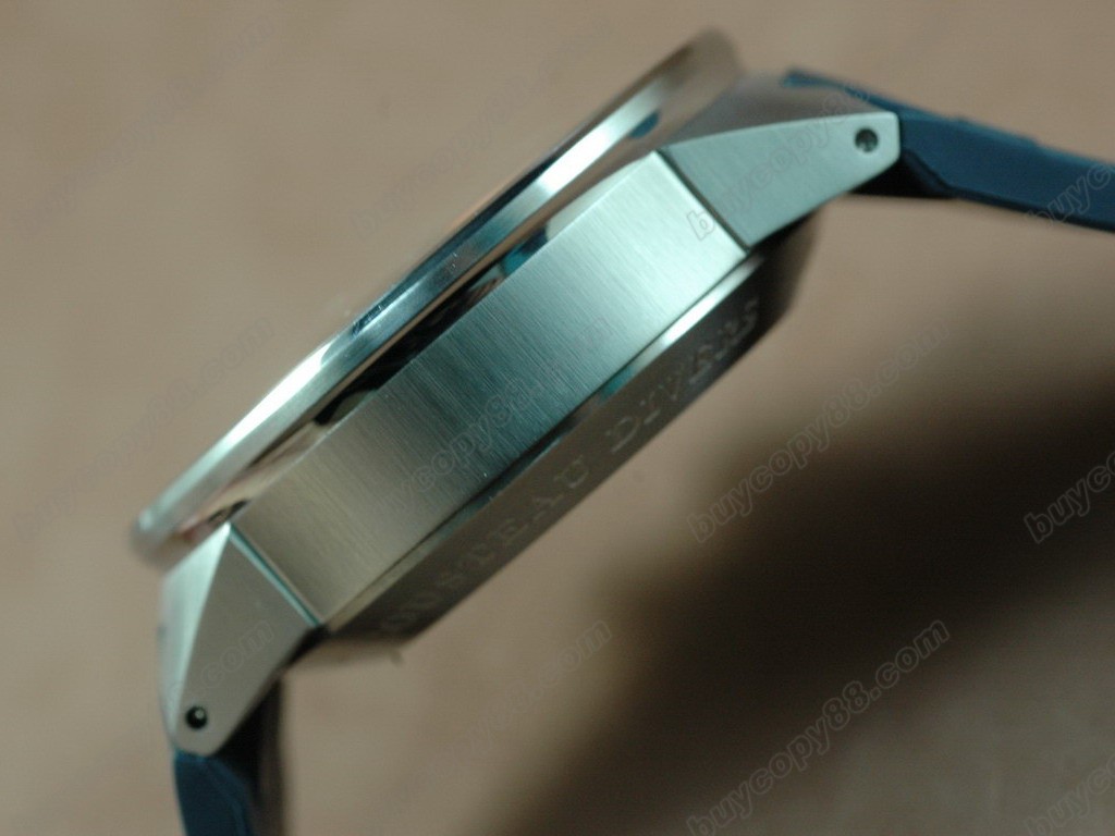 IWC【男性用】 Asia 7750 Valjoux 自動機芯搭載.振頻每小時 28,800 次4