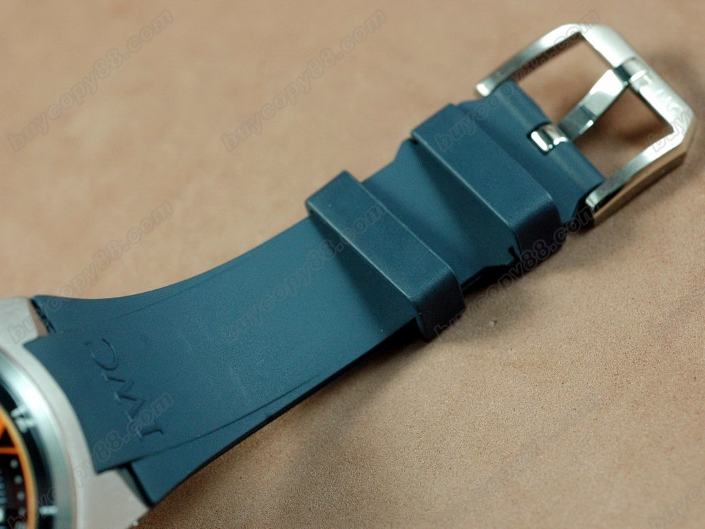 IWC【男性用】 Asia 7750 Valjoux 自動機芯搭載.振頻每小時 28,800 次3