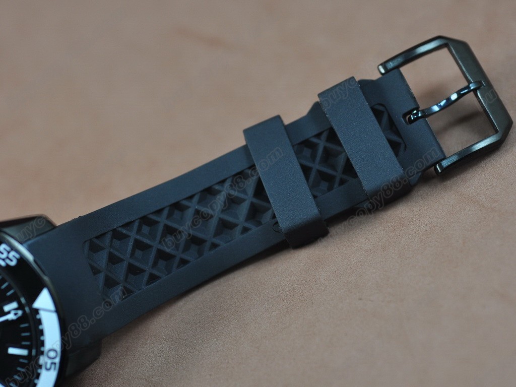 IWC【男性用】Aquatimer Pvd/Black Japan OS 20石英機芯搭載 2