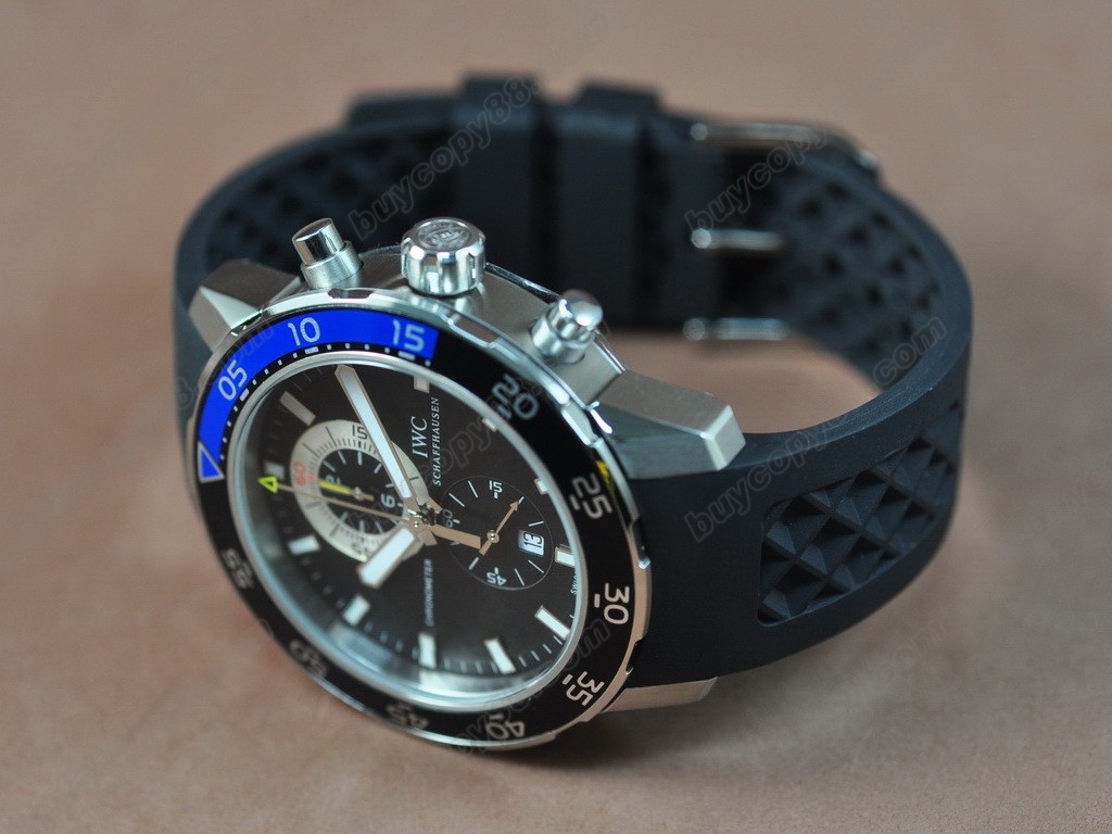 IWC【男性用】 Aquatimer SS/Black Japan OS 20石英機芯搭載3