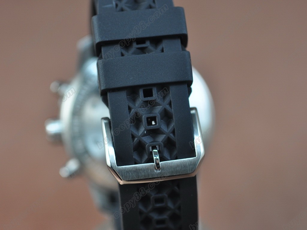 IWC【男性用】 Aquatimer SS/Black Japan OS 20石英機芯搭載2