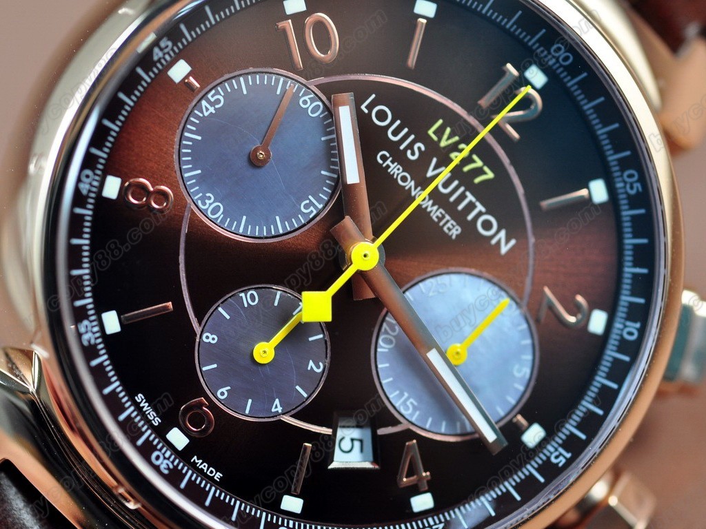 路易威登【男性用】Tambour Chronograph SS/LE Brown Asia 7750 自動機芯搭載．振頻每小時 28,800 次　10