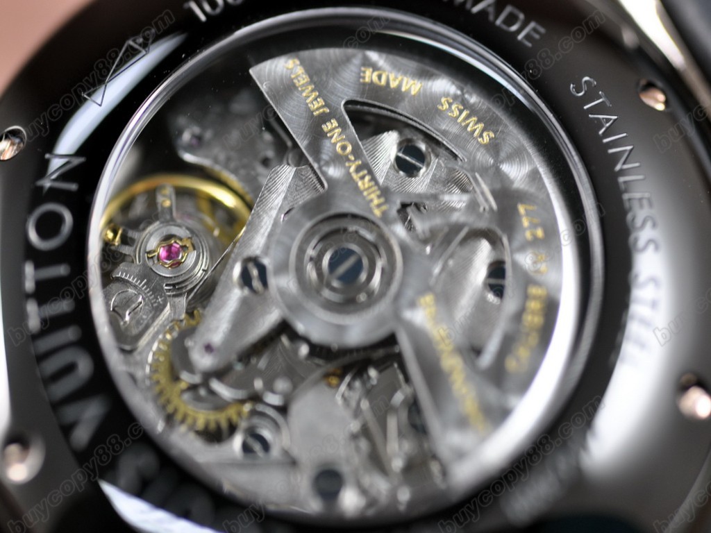 路易威登【男性用】 Tambour 227 Chrono PVD/RU Blk A-7750 自動機芯搭載．振頻每小時 28,800 次　4