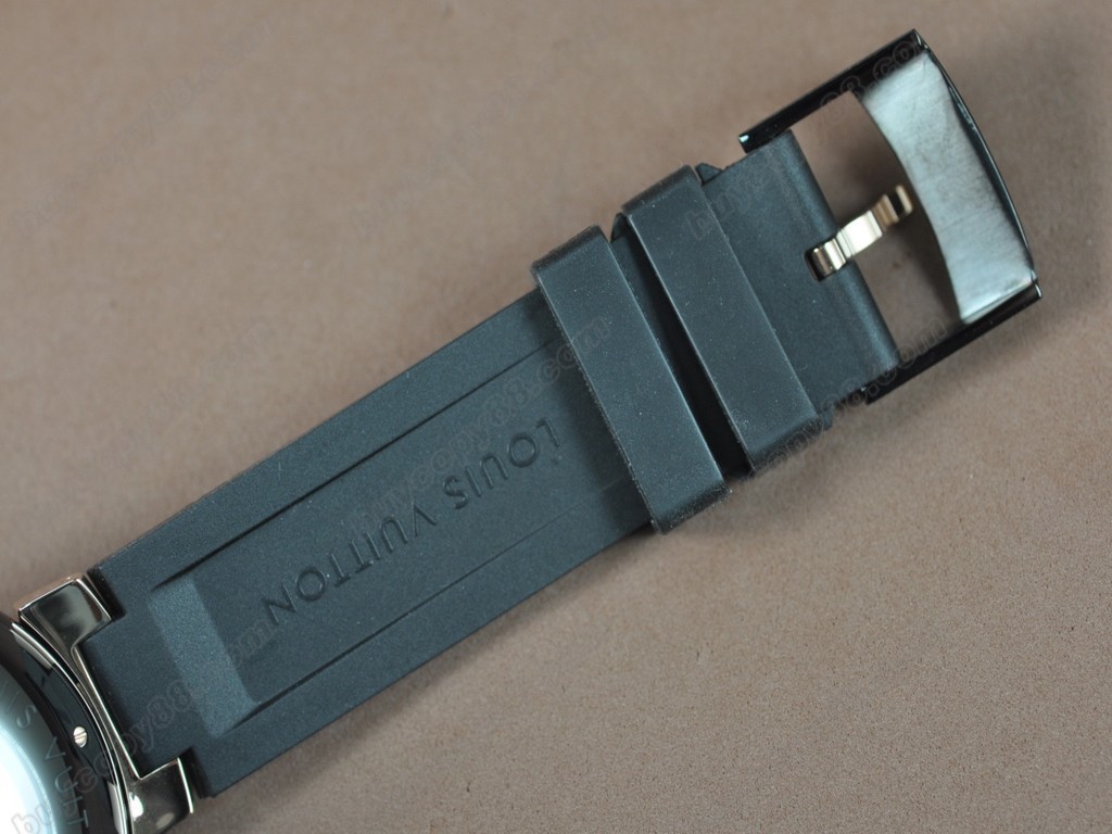 路易威登【男性用】 Tambour 227 Chrono PVD/RU Blk A-7750 自動機芯搭載．振頻每小時 28,800 次　7