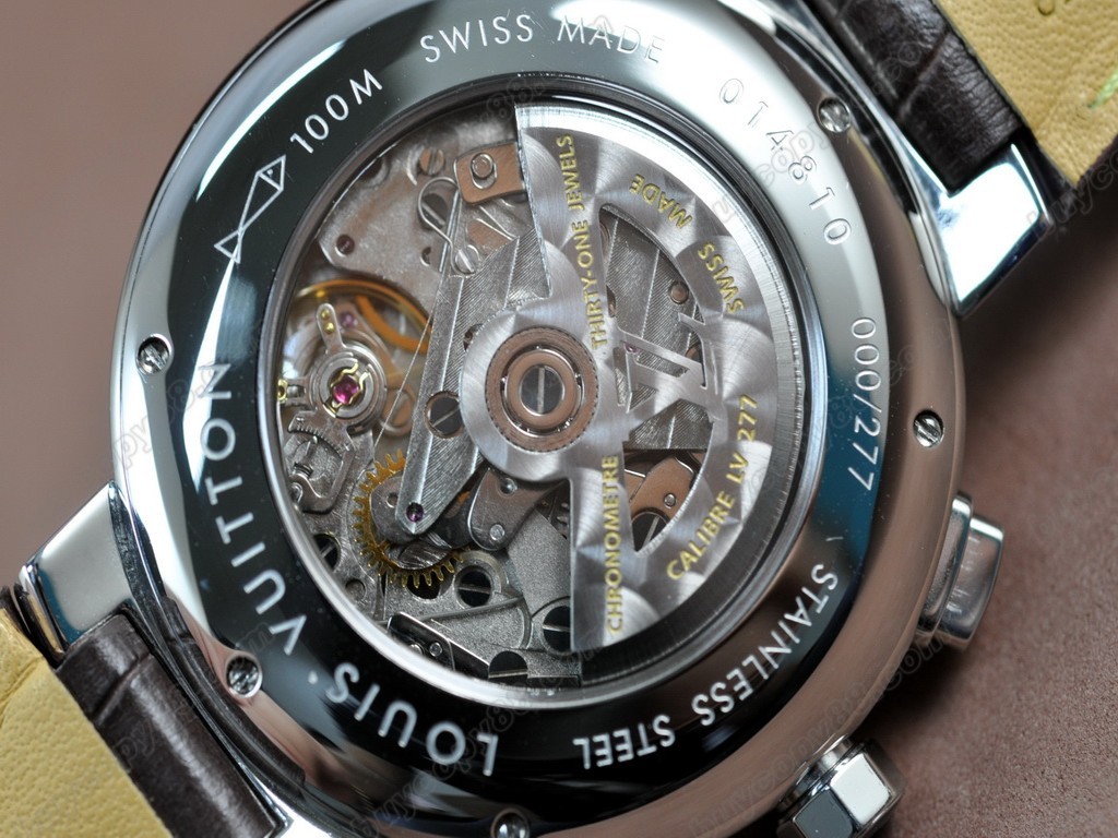 路易威登【男性用】Tambour Chronograph SS Brown Asian 7750 自動機芯搭載．振頻每小時 28,800 次　3