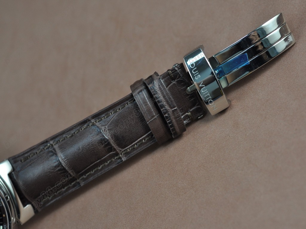 路易威登【男性用】Tambour Chronograph SS Brown Asian 7750 自動機芯搭載．振頻每小時 28,800 次　5