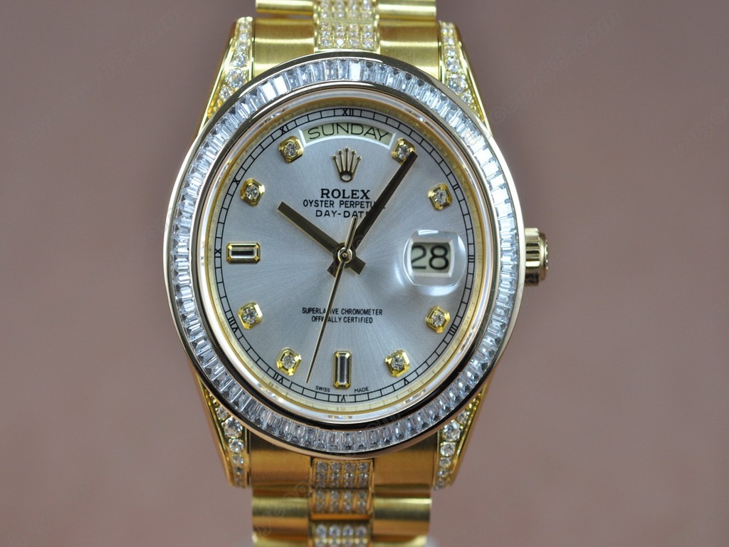勞力士【男性用】 DateDay 41mm Full YG Diamond White Dial A-2836-2 自動機芯搭載2