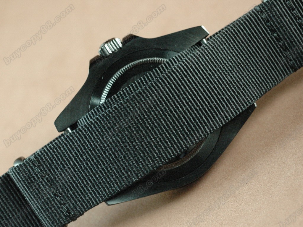 勞力士【男性用】Submariner PVD Satin Strap Black Dial A-2836-2 自動機芯搭載9