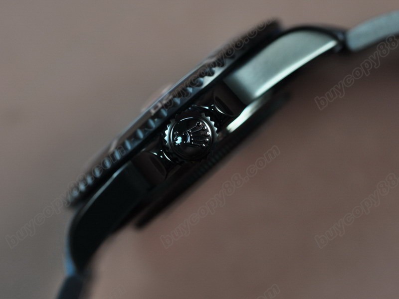 勞力士【男性用】Submariner PVD Satin Strap Black Dial A-2836-2 自動機芯搭載7