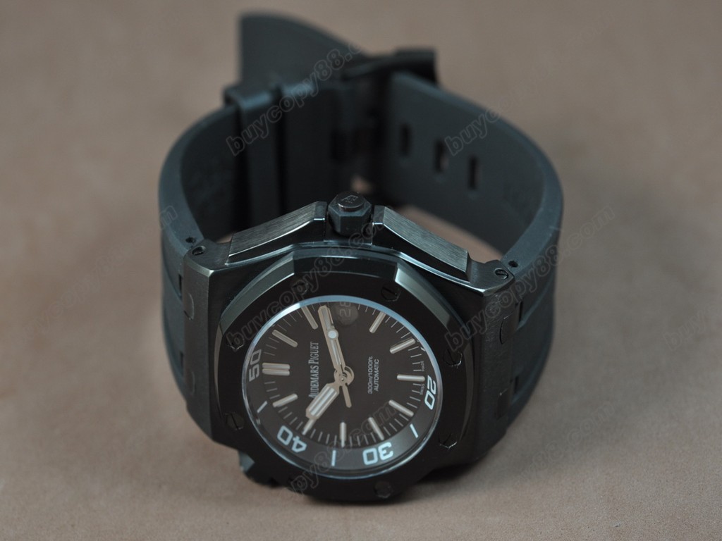 愛彼錶【男性用】Royal Oak Offshore PVD/RU Black dial Asia Eta 2836-2 自動機芯搭載5