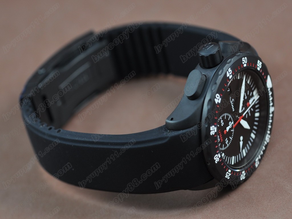 Sinn德製軍錶【男性用】U1000 Chrono PVD/RU Black Asia 7750自動機芯搭載． 振頻每小時 28,800 次3